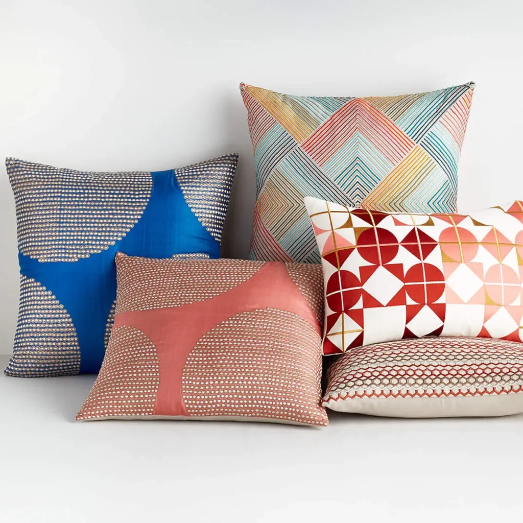 How to select pillows when redesigning a room