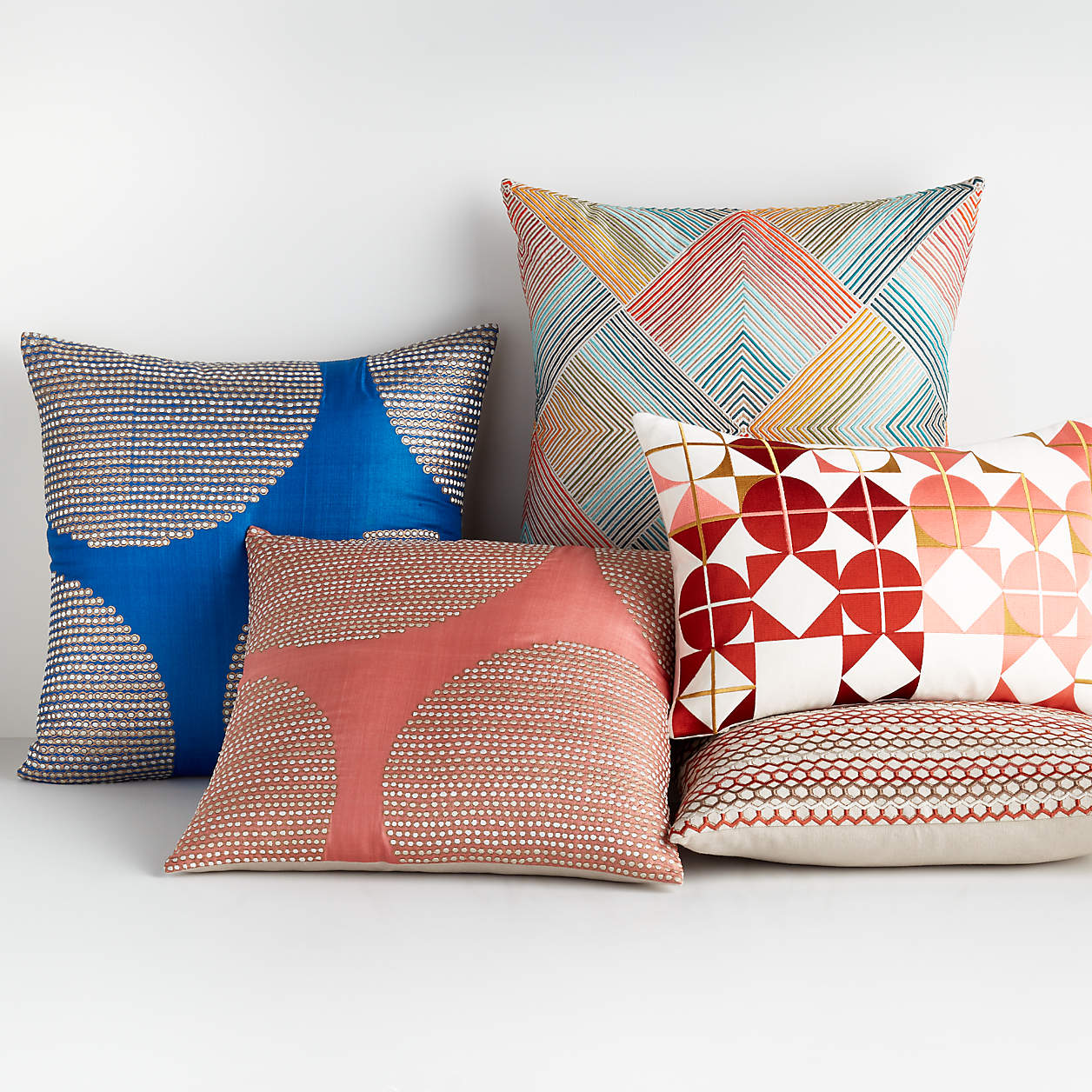 How to select pillows when redesigning a room Kanika Design