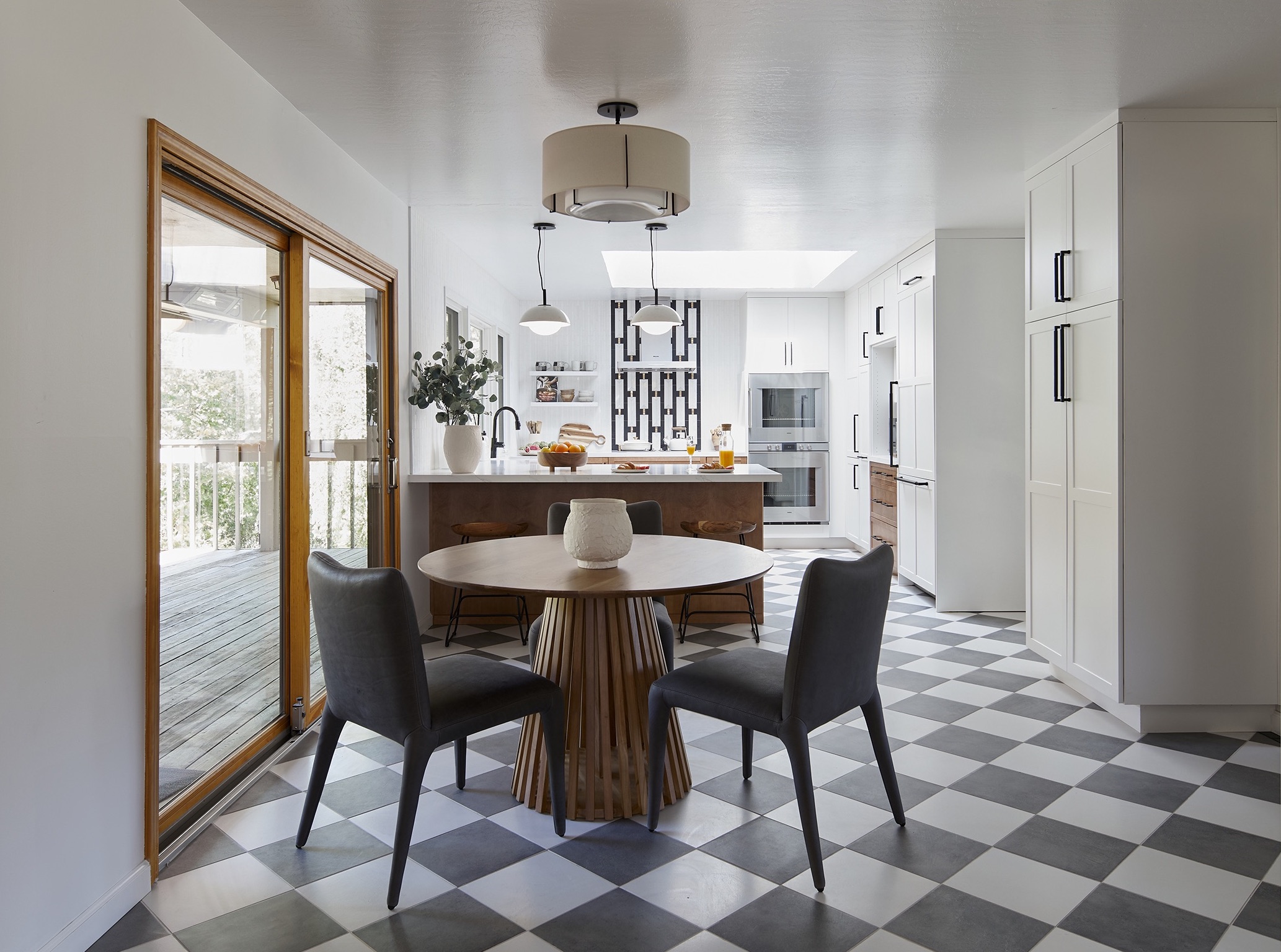 Home renovation in Los Altos Hills by Bay Area interior designer, Kanika Design - 05
